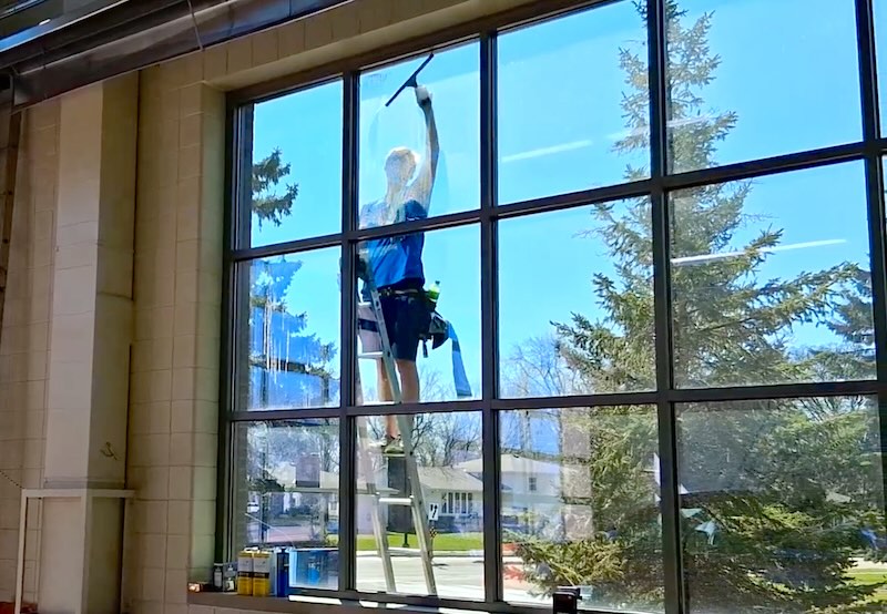 commercial window cleaning